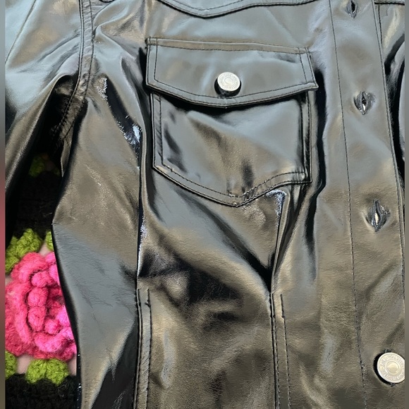 Bloggers Fave Zara black glossy faux leather button down shacket dress - Picture 13 of 17
